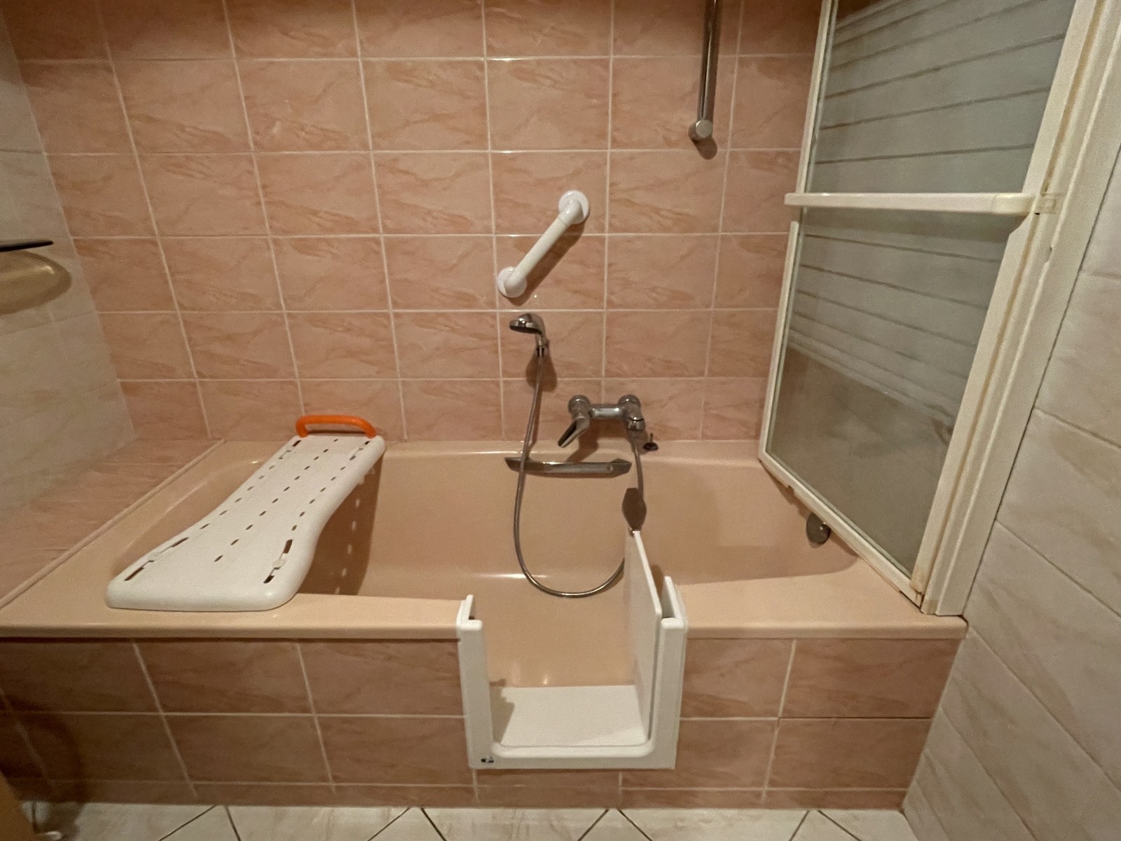 Douche pour séniors par SOBAIN à La Rochelle