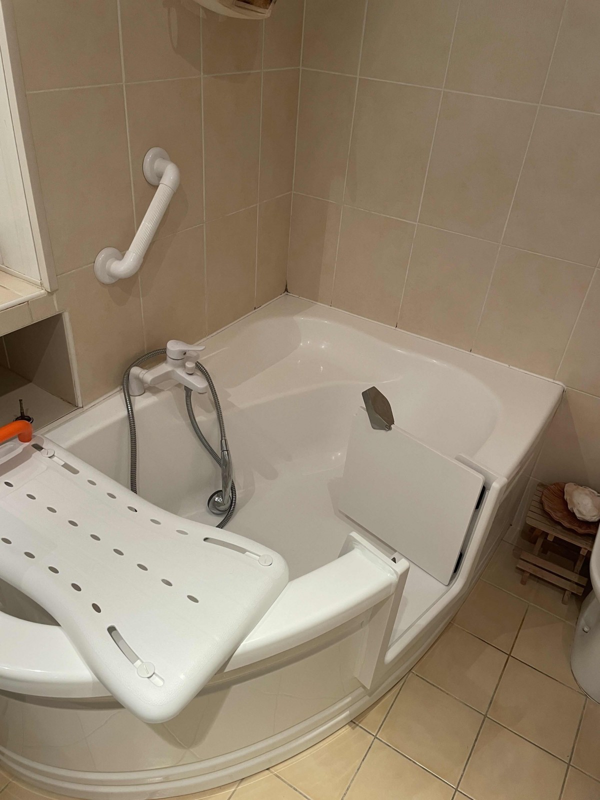 Baignoire à porte étanche par SOBAIN à Arcachon