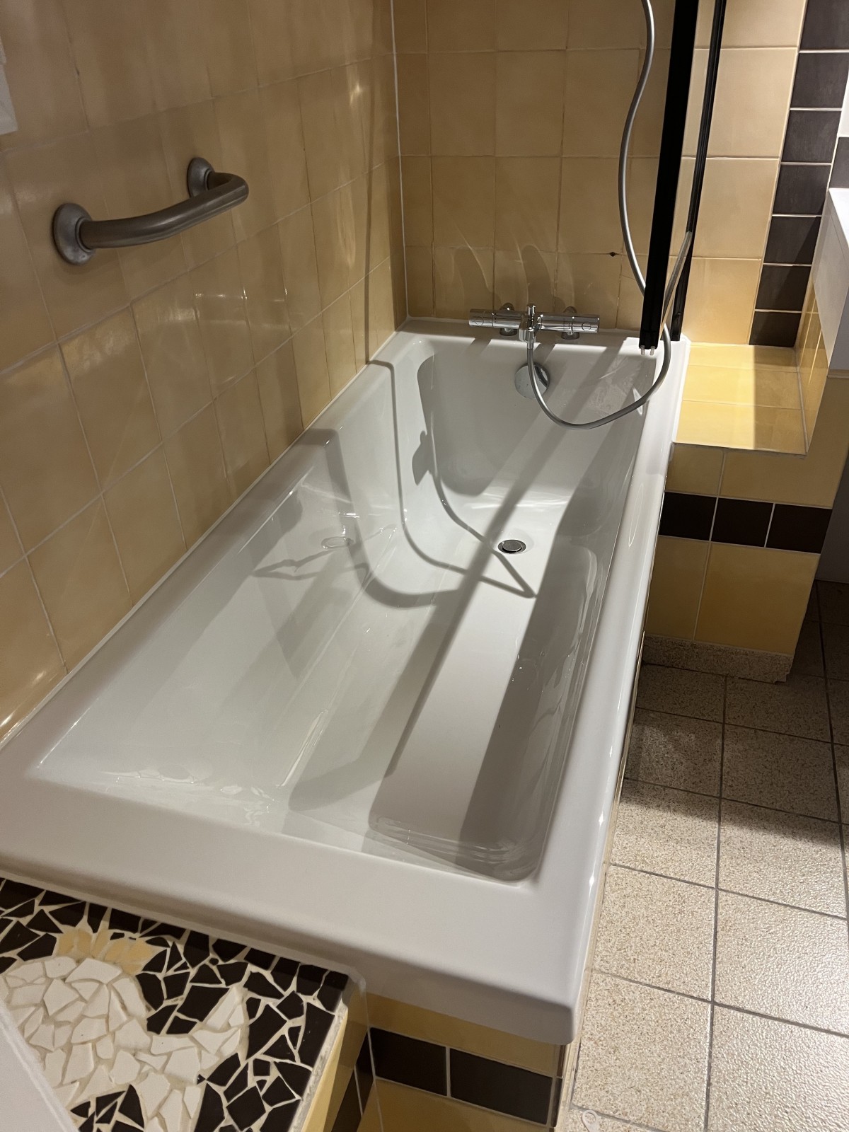 Remplacement Baignoire sans dépose faïence au Bouscat