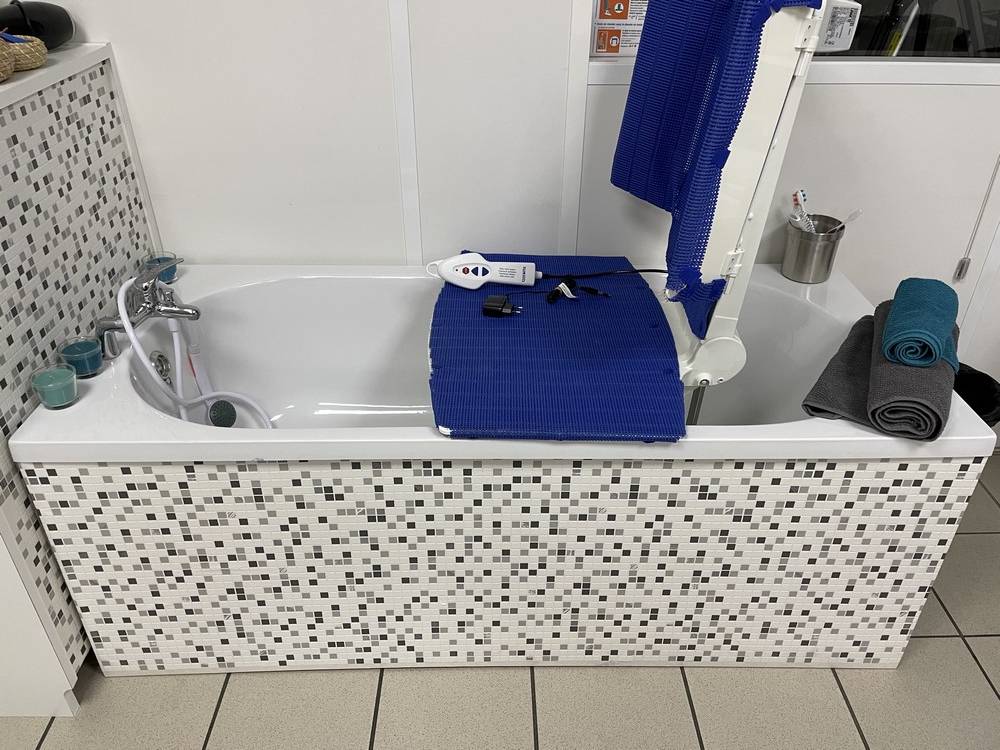 Aménagement baignoire du GIHP Aquitaine par SOBAIN