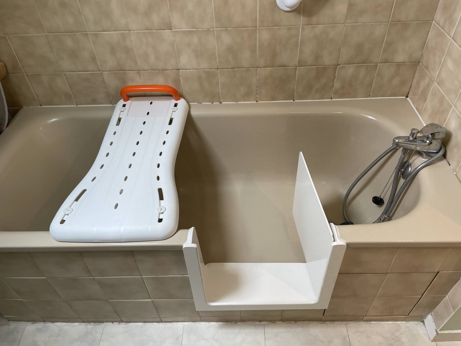 Baignoire à porte par SOBAIN à La Rochelle