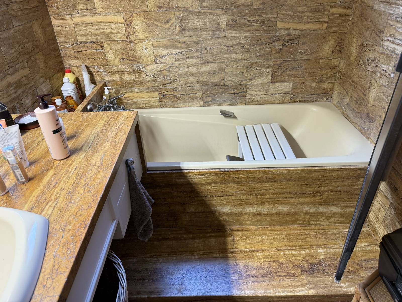 Aménagement de baignoire pour séniors par SOBAIN à BORDEAUX