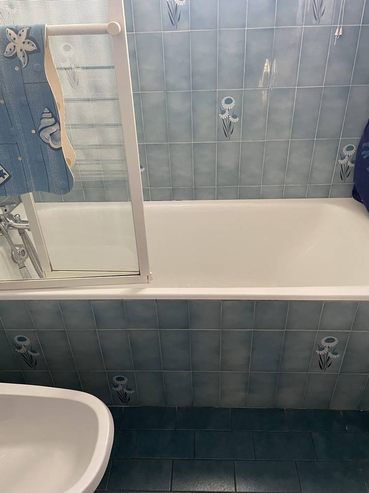 Baignoire à porte pour personne âgée par SOBAIN à La Rochelle en Charente Maritime