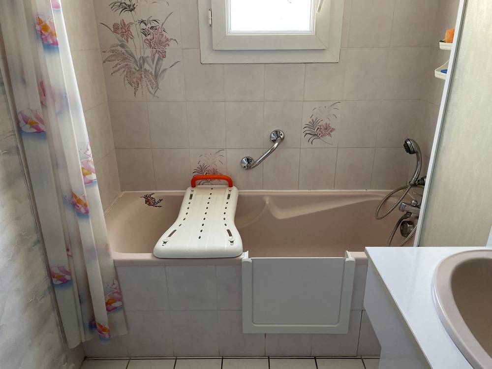 Salle de bain spécialisée pour séniors au Pian Médoc