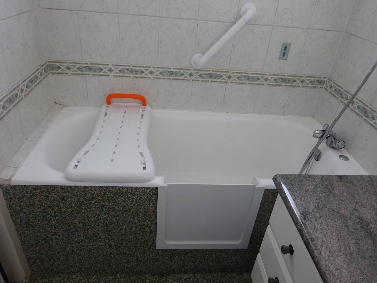 Baignoire à porte sur Bordeaux et la CUB pour séniors