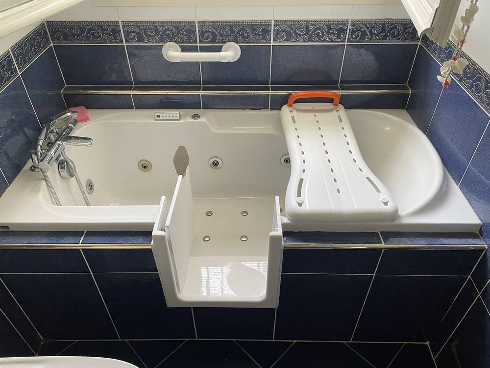 Baignoire à porte étanche par SOBAIN au Cap Ferret