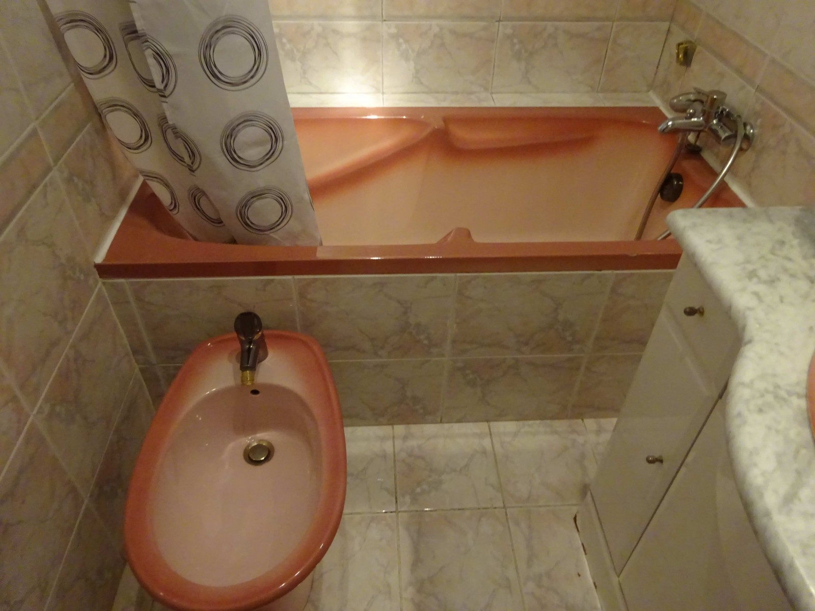 Transformation de baignoire en douche par SOBAIN à La Rochelle, en Charente Maritime